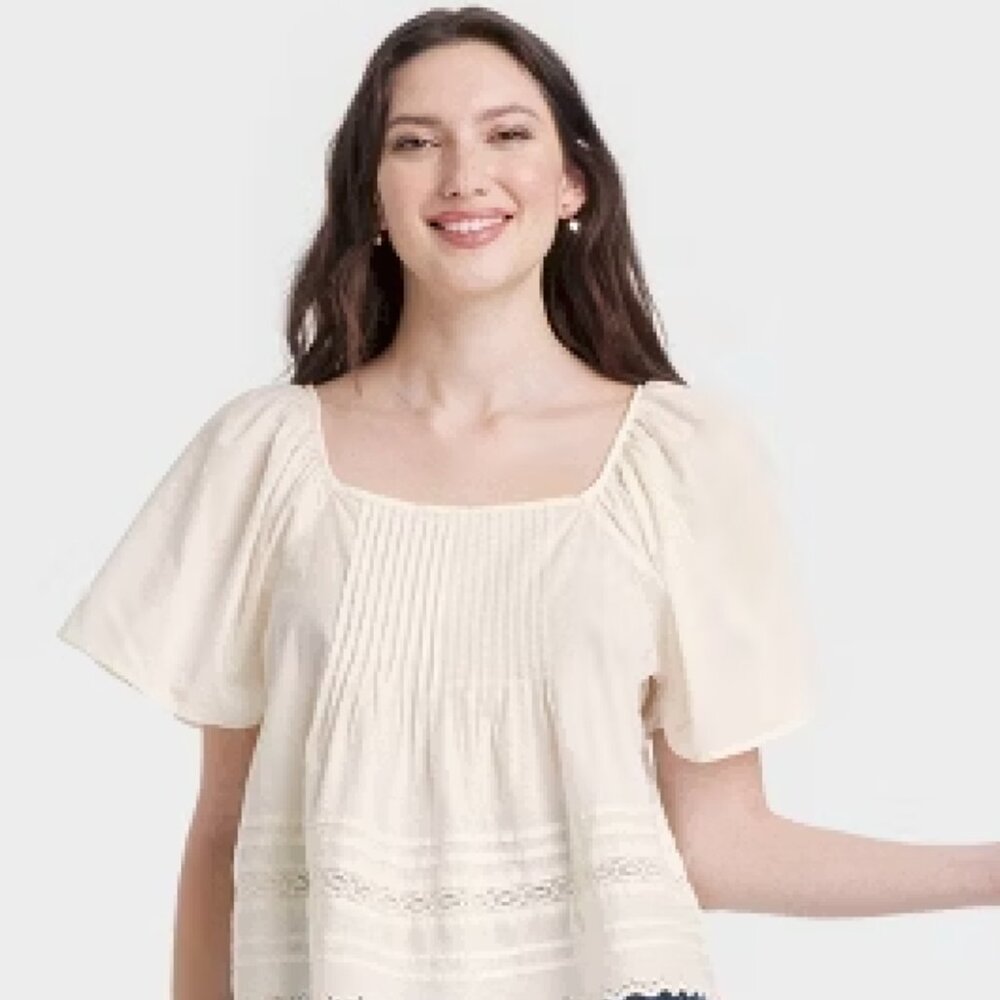 Universal Thread Women's Flutter Short Sleeve Blouse